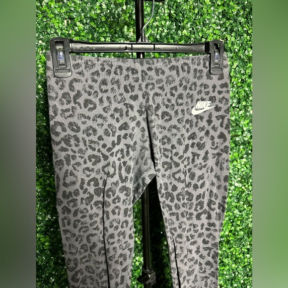 Nike Girls Cheetah Print Leggings - Picture 2 of 6